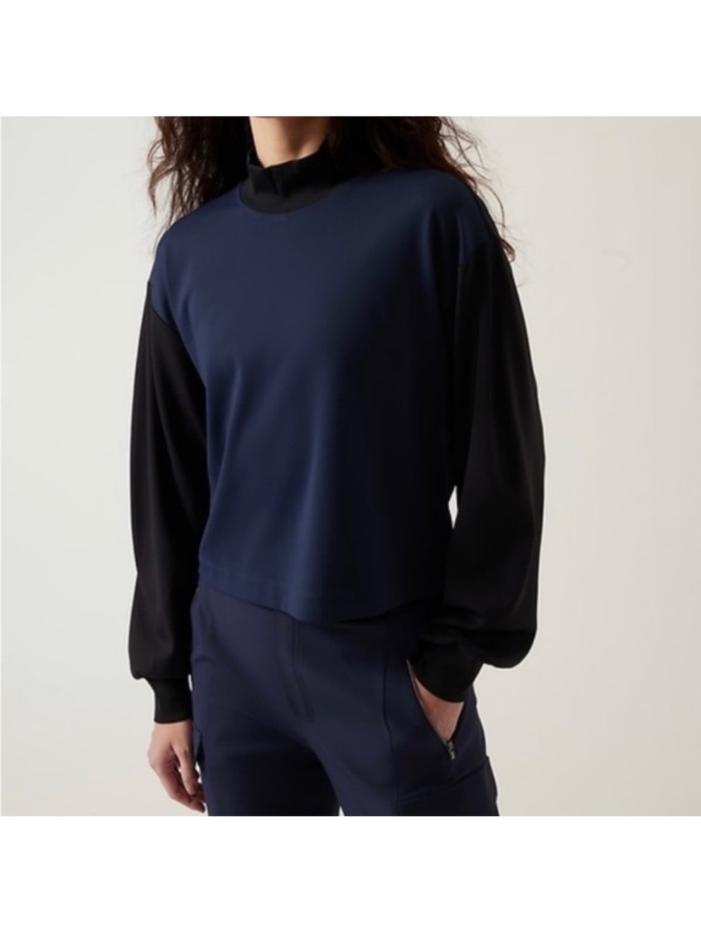 Athleta Two-Tone Navy and Black Pullover Venice Sweatshirt